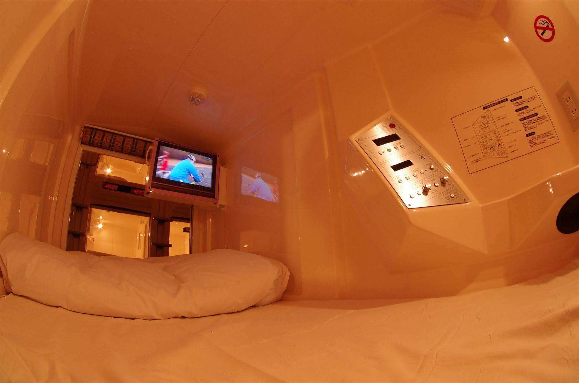 Capsule Inn Osaka Exterior foto